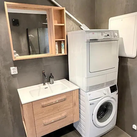 شقة Stylish Apartment Near City Centre - Parking, Ev Station Available *