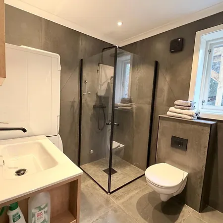 Stylish Apartment Near City Centre - Free Parking, Ev Station Available Sandefjord