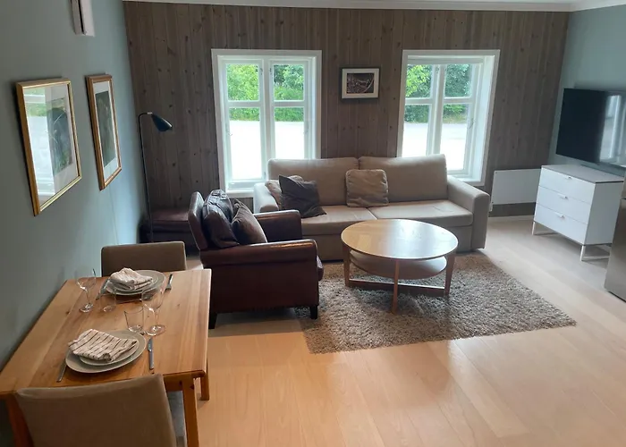 Modern Near Center - Parking Available